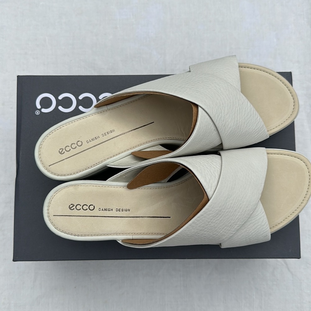 Ecco White Crisscross Leather Slide Sandals - Picture 2 of 10